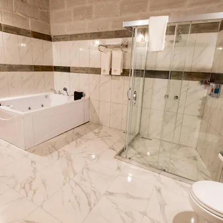 Mesken Cave * 内夫谢希尔