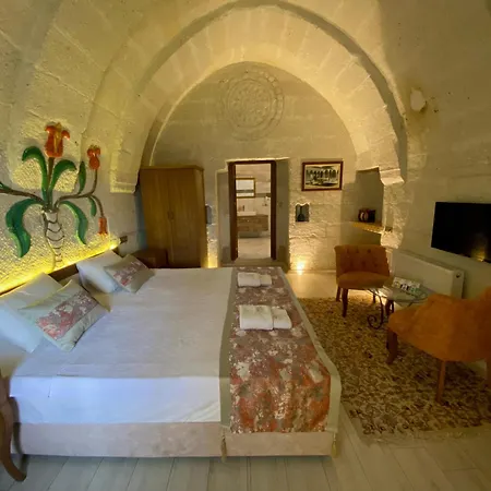 Mesken Cave 内夫谢希尔