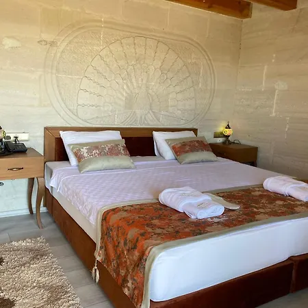 Mesken Cave * 内夫谢希尔