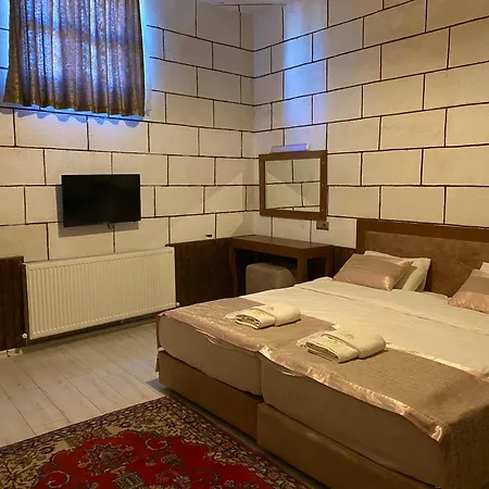 Mesken Cave 内夫谢希尔