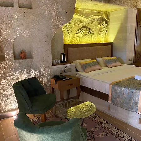 Mesken Cave 内夫谢希尔