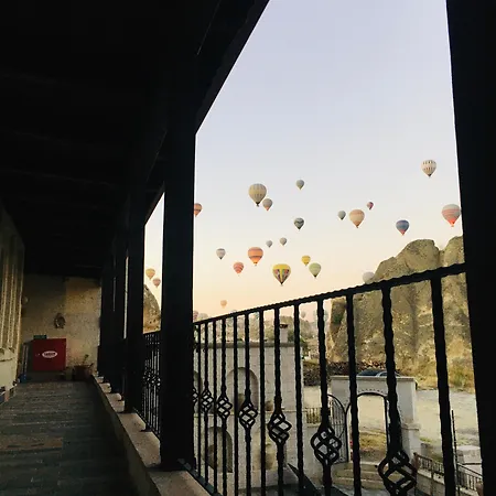 Mesken Cave * 内夫谢希尔