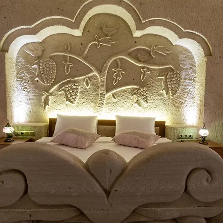 Mesken Cave * 内夫谢希尔